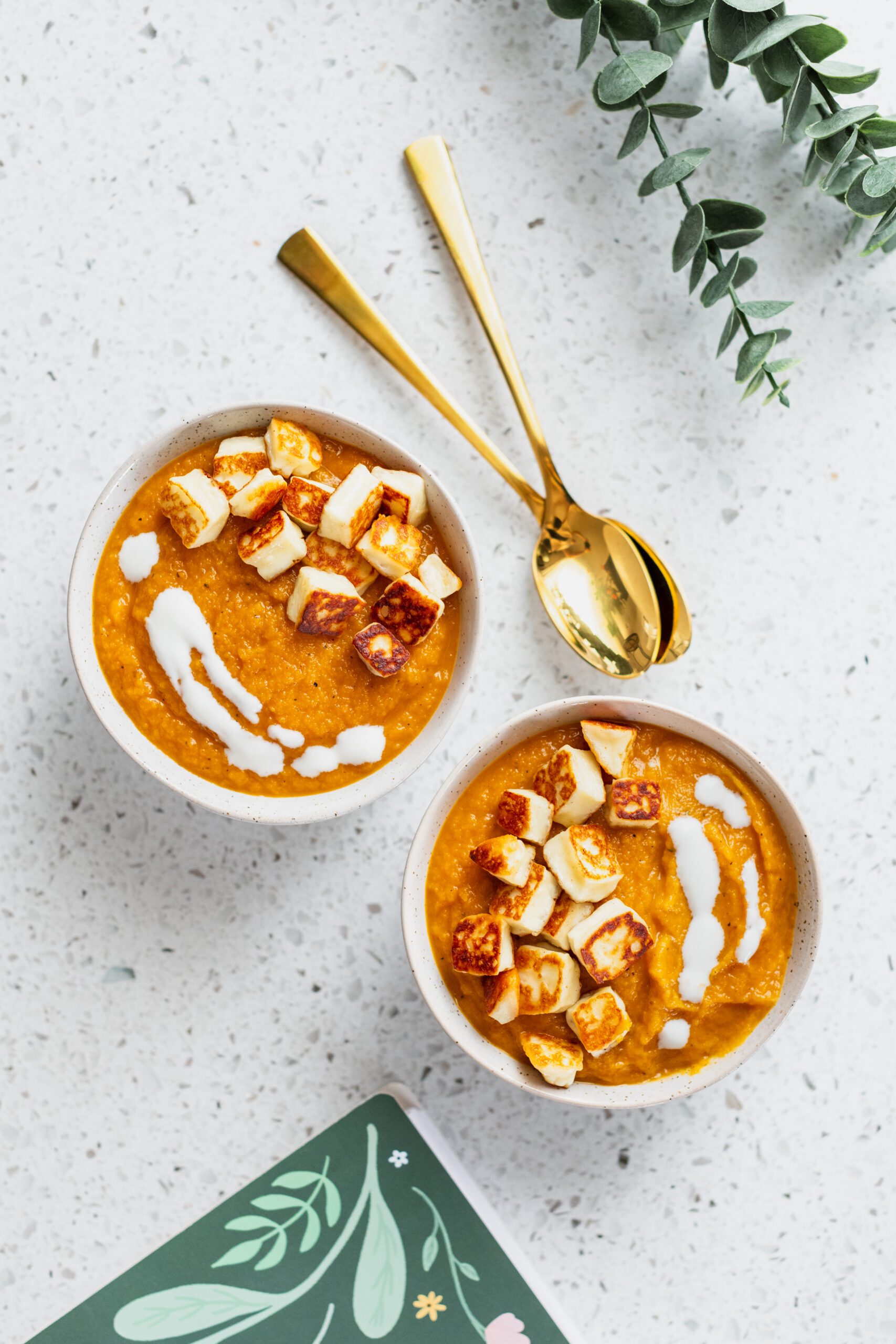 Potage de carrotes, poires et Halloumi